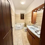 Encanto - Private Heated Swimming Pool For Winter Months 5bedroom فيلة *