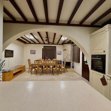 Encanto - Private Heated Swimming Pool For Winter Months 5bedroom *