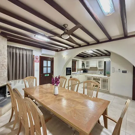 Encanto - Private Heated Swimming Pool For Winter Months 5bedroom