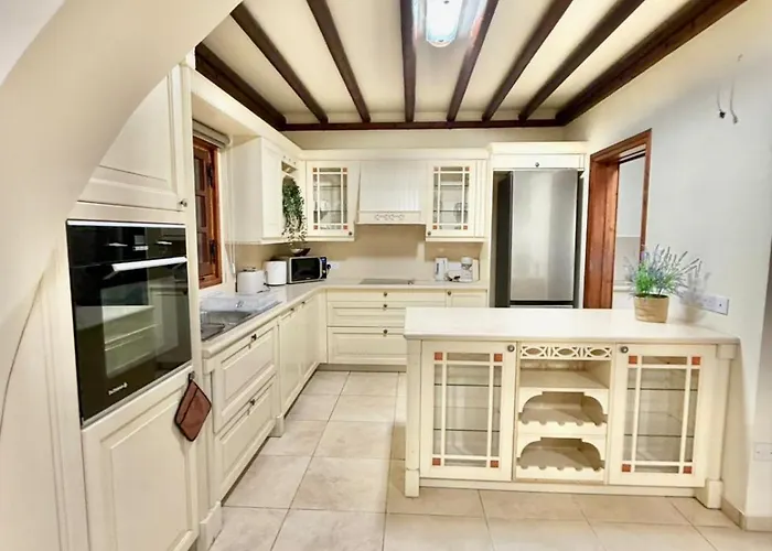 Villa Encanto - Private Heated Swimming Pool For Winter Months 5bedroom Oroklini