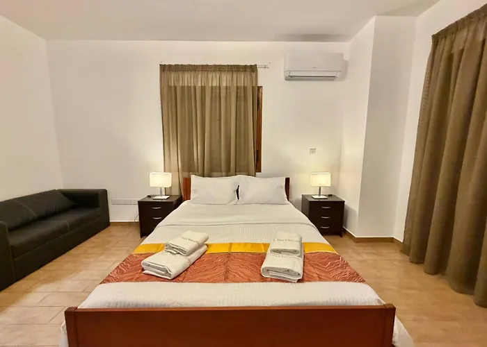 Encanto - Private Heated Swimming Pool For Winter Months 5bedroom Oroklini